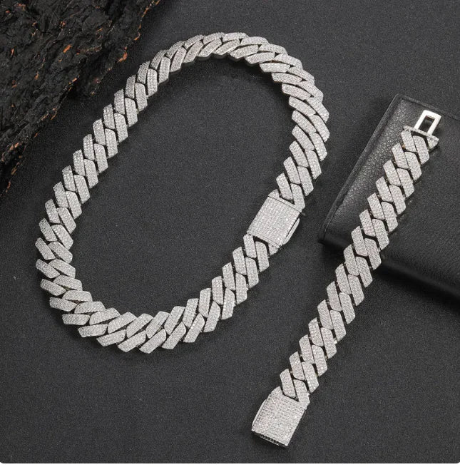 20mm Triple-Link Bracelet with Flip Buckle